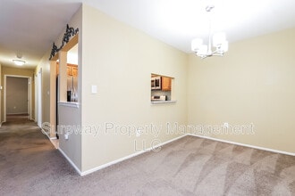 18 Juniper Way in Trenton, NJ - Building Photo - Building Photo