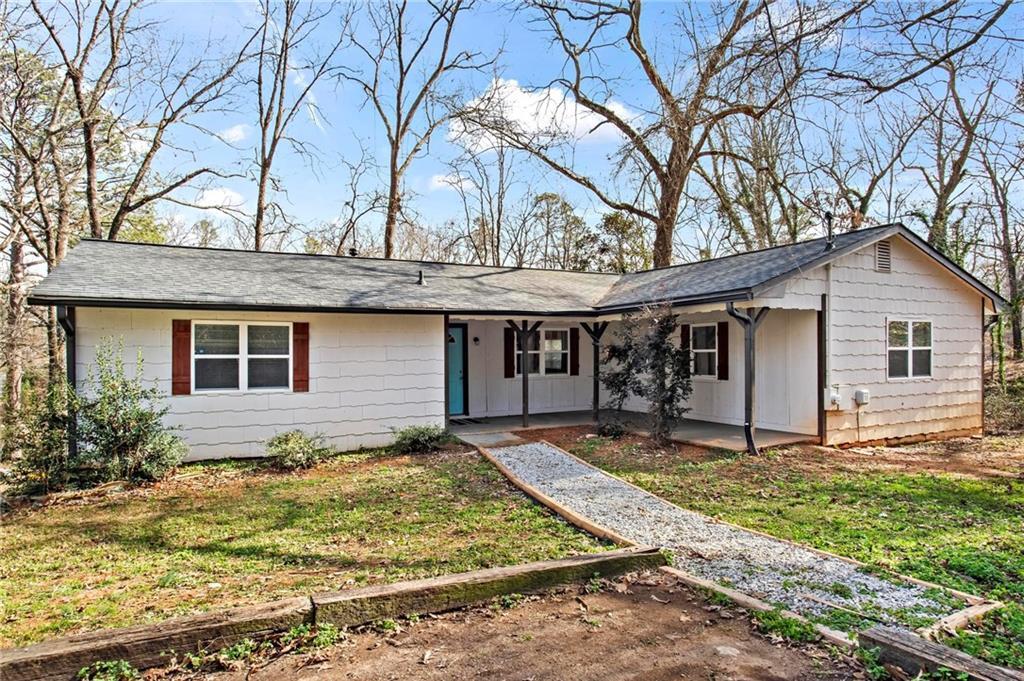 2255 Hunt Rd in Douglasville, GA - Building Photo