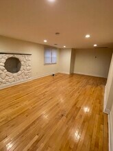 31 Border Rd in Holbrook, MA - Building Photo - Building Photo