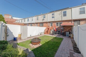 351 1st St in Jersey City, NJ - Building Photo - Building Photo