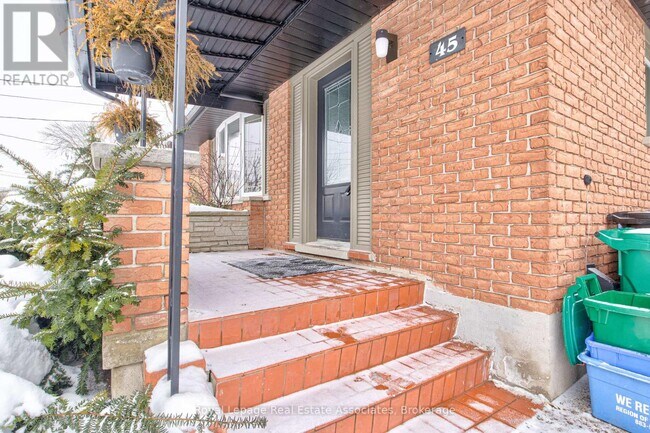 45 Bond St in Kitchener, ON - Building Photo - Building Photo