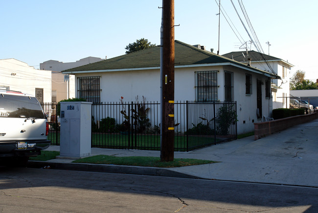 320 S Cedar Ave in Inglewood, CA - Building Photo - Building Photo