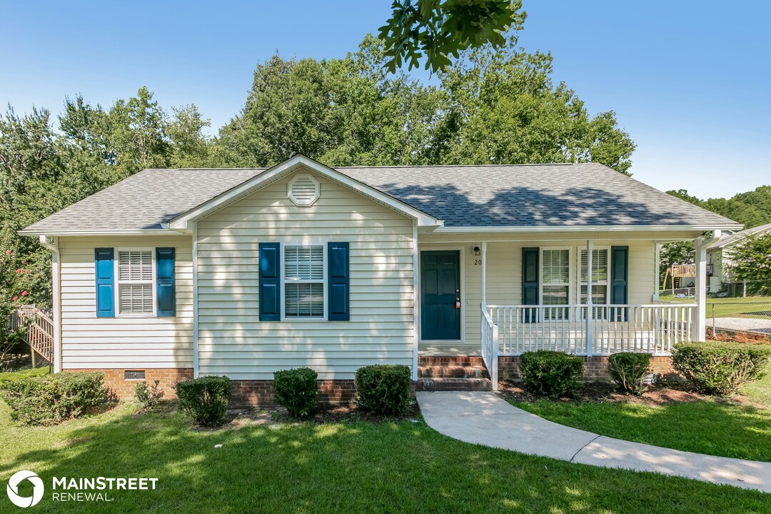 203 Southland Dr in Zebulon, NC - Building Photo