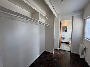 7328 N Ridge Blvd, Unit 504 in Chicago, IL - Building Photo - Building Photo