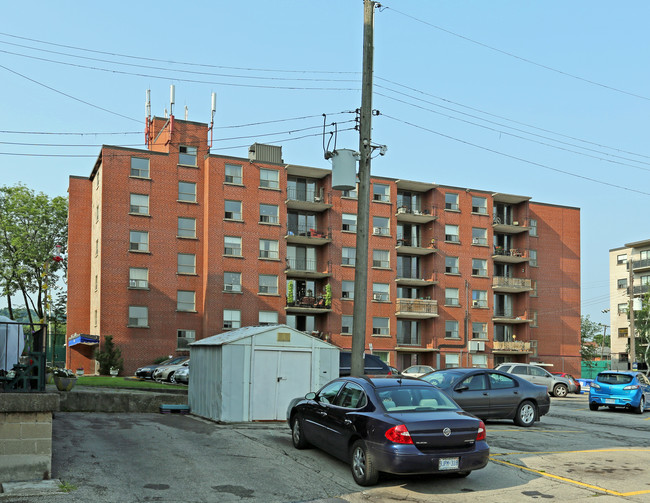 Granite Towers in Hamilton, ON - Building Photo - Building Photo