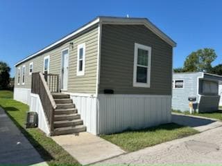 7230 4th St N in St. Petersburg, FL - Building Photo