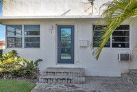 902 N J St in Lake Worth, FL - Building Photo - Building Photo