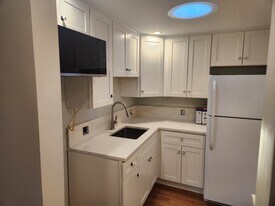 3 Gannon Ct, Unit C in Rockport, MA - Building Photo