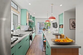 11038 Blix St in North Hollywood, CA - Building Photo - Building Photo
