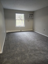 201 Rose Ln St SW in North Canton, OH - Building Photo - Building Photo