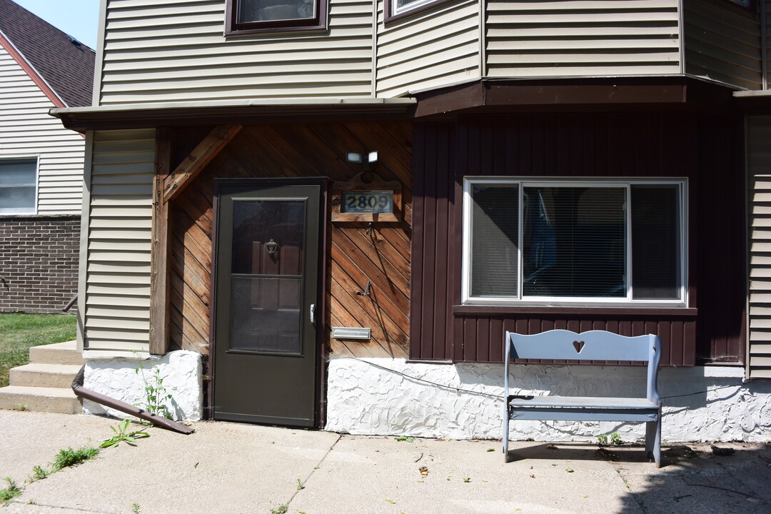2809 S Greeley St, Unit Lower in Milwaukee, WI - Building Photo