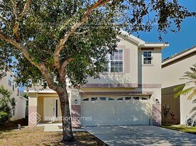 12125 Fern Blossom Dr in Gibsonton, FL - Building Photo