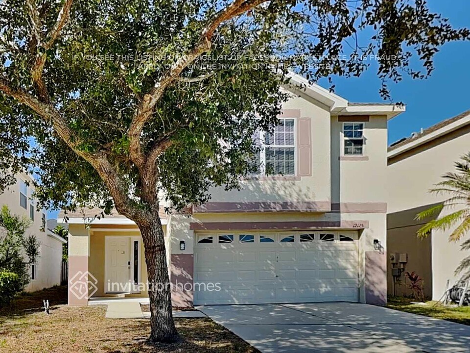 12125 Fern Blossom Dr in Gibsonton, FL - Building Photo