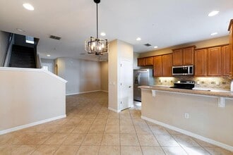 10332 Fallsgrove St in Orlando, FL - Building Photo - Building Photo