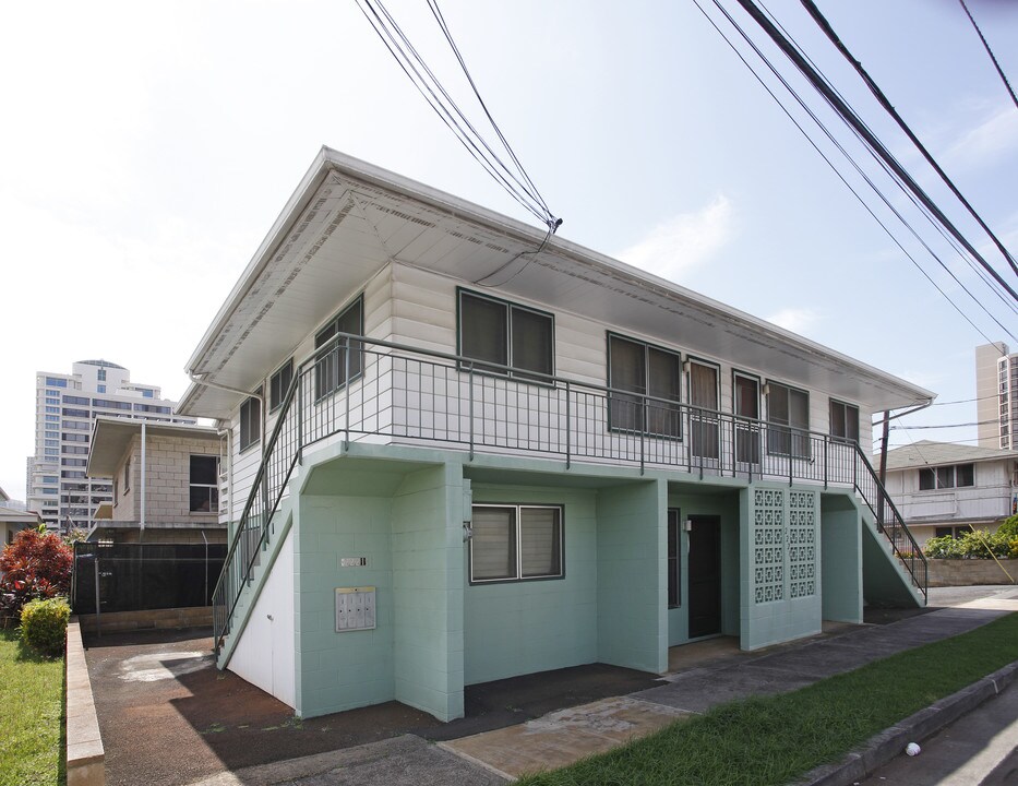 2221 Fern St in Honolulu, HI - Building Photo