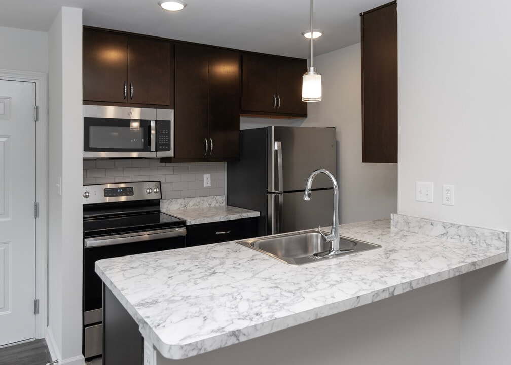 Versailles Village in Cincinnati, OH - Building Photo