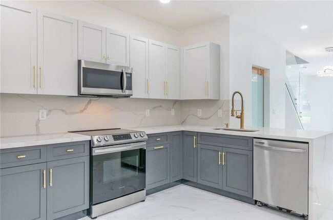 2134 Pasa Verde Ln in Weston, FL - Building Photo - Building Photo
