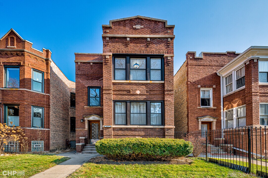 4317 N Spaulding Ave, Unit Apt 2 in Chicago, IL - Foto de edificio