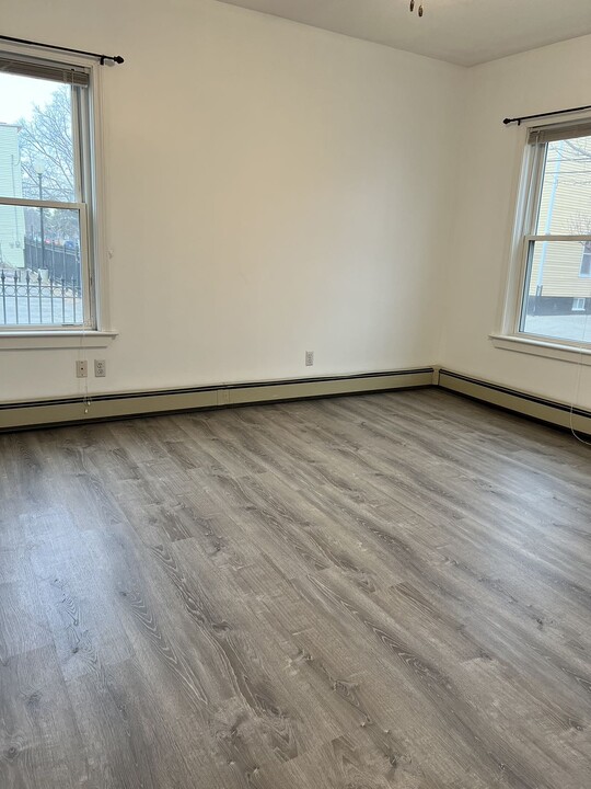 228 Charles St, Unit 1 in Cambridge, MA - Building Photo