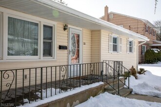 711 Brooklyn Ave in Raritan, NJ - Building Photo - Building Photo