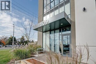 509 Dundas St W in Oakville, ON - Building Photo - Building Photo