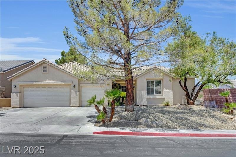 1135 Hidden Mist St in Henderson, NV - Foto de edificio
