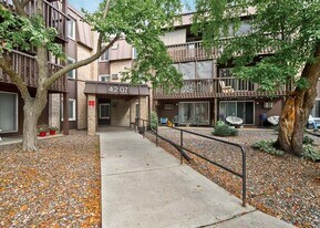 4207 Lakeside Ave N in Minneapolis, MN - Building Photo