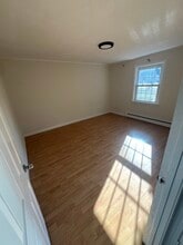 8 Carriage Hill Rd in Amesbury, MA - Building Photo - Building Photo