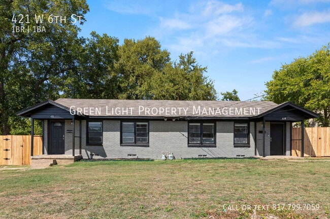 421 W 6th St in Irving, TX - Building Photo - Building Photo