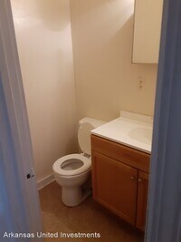 166 Roosevelt Rd photo'