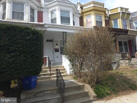 4642 N 13th St in Philadelphia, PA - Building Photo