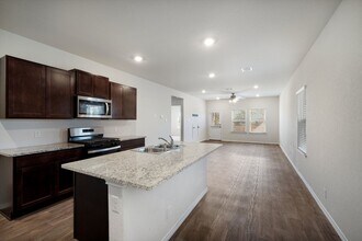 1250 Yellow Warbler Run in San Antonio, TX - Building Photo - Building Photo