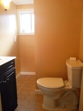 1611 103rd Ave, Unit A beautiful, one bedroomI in Oakland, CA - Building Photo - Building Photo