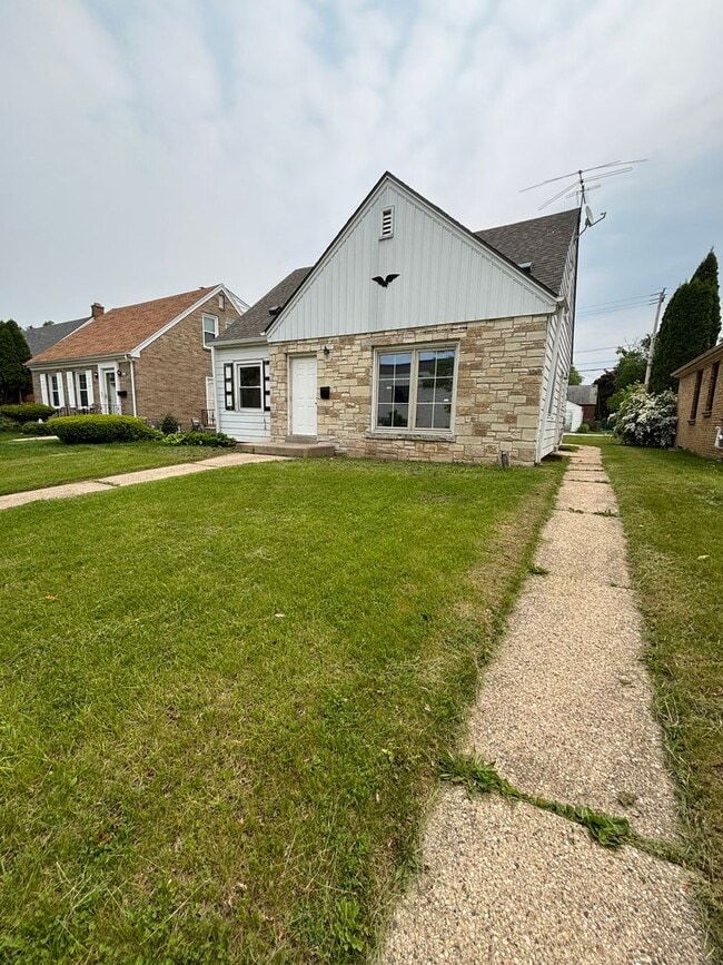 4506 N 42nd St in Milwaukee, WI - Building Photo - Building Photo