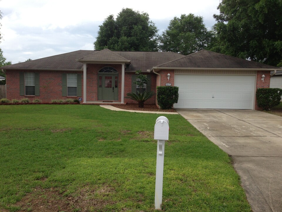607 Affirmed Ct in Crestview, FL - Building Photo