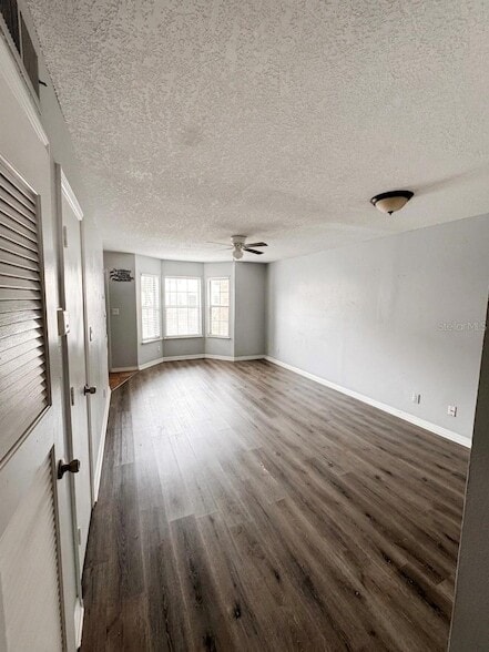 2302 S Maki Rd in Plant City, FL - Foto de edificio - Building Photo