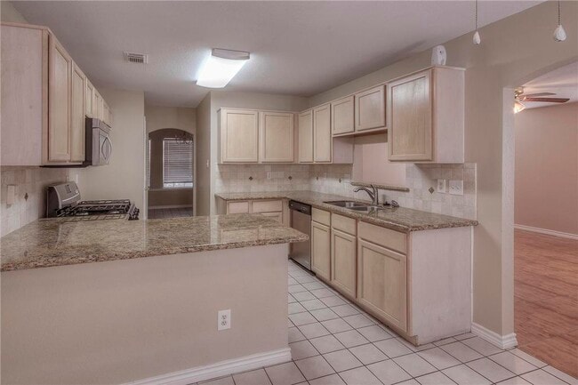 19223 Twin Buttes Dr in Tomball, TX - Building Photo - Building Photo