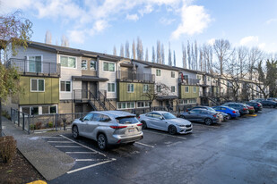 RIVERWALK AT REDMOND in Redmond, WA - Building Photo - Primary Photo