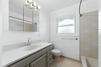 1123 Hudson St in Redwood City, CA - Building Photo - Building Photo