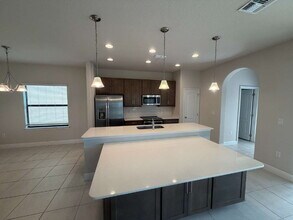 124 Angela's Ave in Haines City, FL - Foto de edificio - Building Photo