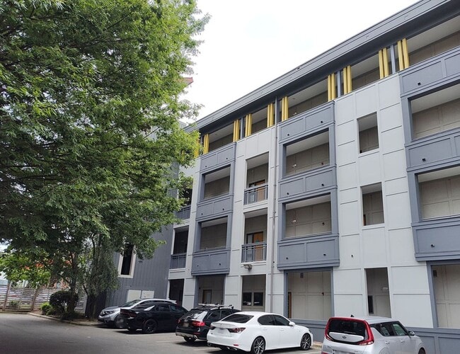 property at 514 W 10th St