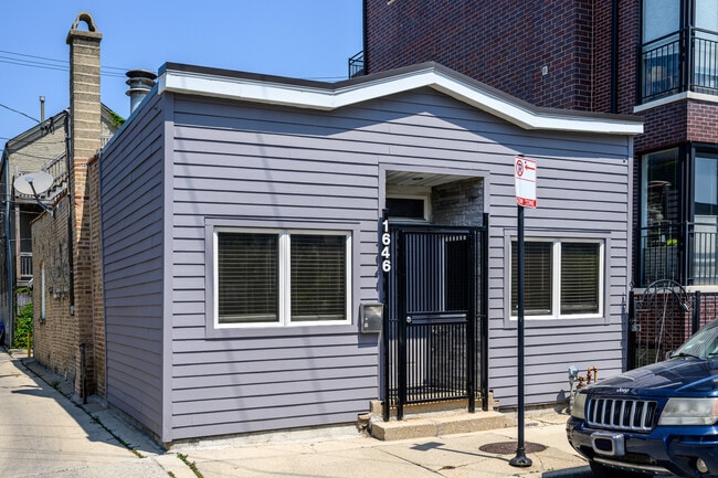 property at 1646 W Blackhawk St