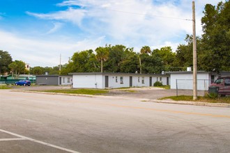 424-430 N Charles St in Daytona Beach, FL - Foto de edificio - Building Photo