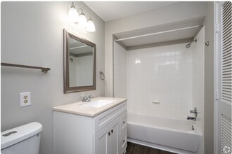 2121 Lobdell Blvd in Baton Rouge, LA - Building Photo - Building Photo