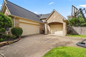 3707 Quiet Falls Dr in Manvel, TX - Building Photo - Building Photo