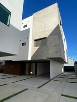 613 1/2 W 41st St in Los Angeles, CA - Building Photo