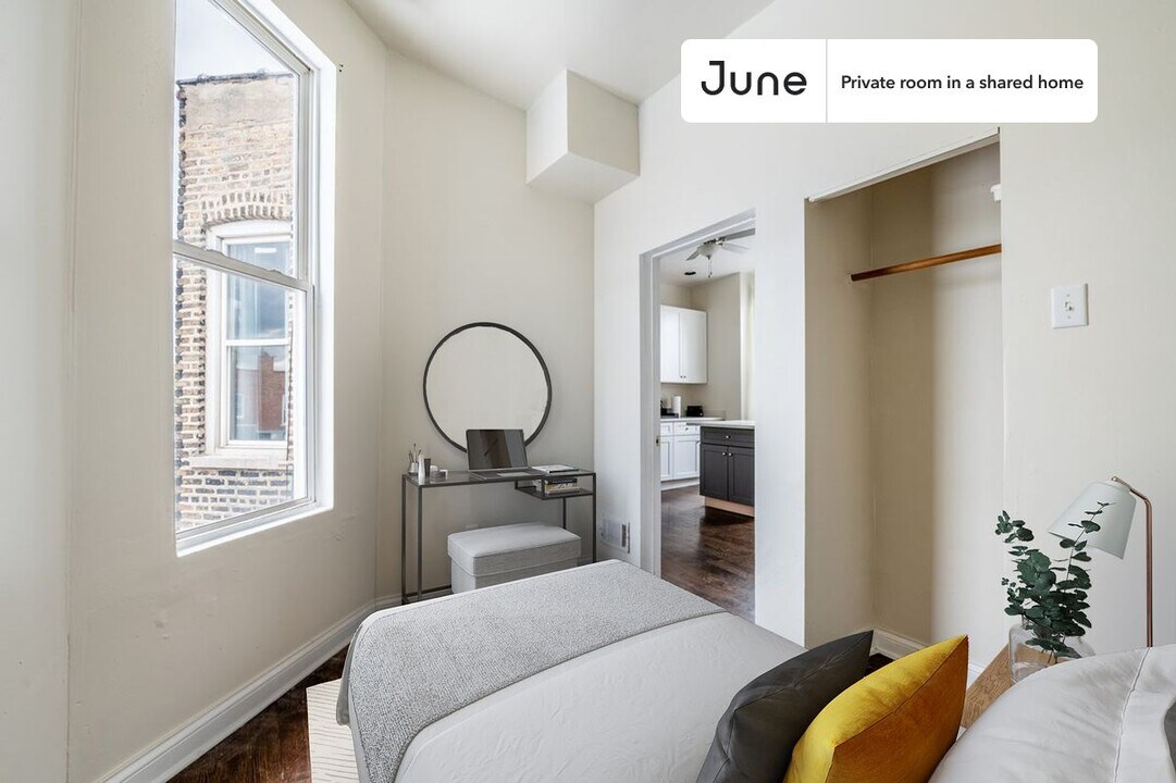 2527 W Division St in Chicago, IL - Building Photo
