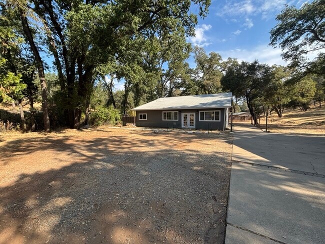3303 N Shingle Rd in Shingle Springs, CA - Building Photo - Building Photo