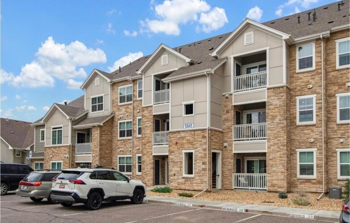 1831 S Dunkirk St in Aurora, CO - Building Photo