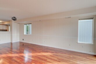 30875 State Rte 20 in Oak Harbor, WA - Building Photo - Building Photo